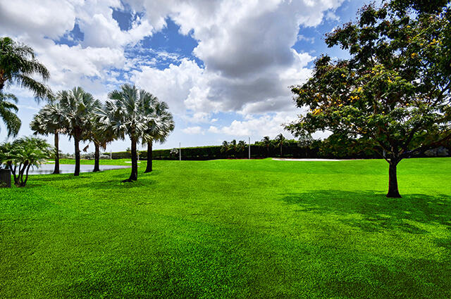 17903 Foxborough Lane Boca Raton, FL 33496 - Photo 7 of 11 a view of building with garden