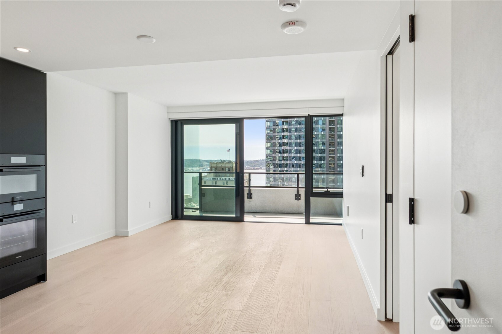 300 Virginia Street, Unit 1411 Seattle, WA 98121 - Photo 3 of 38 a view of an empty room