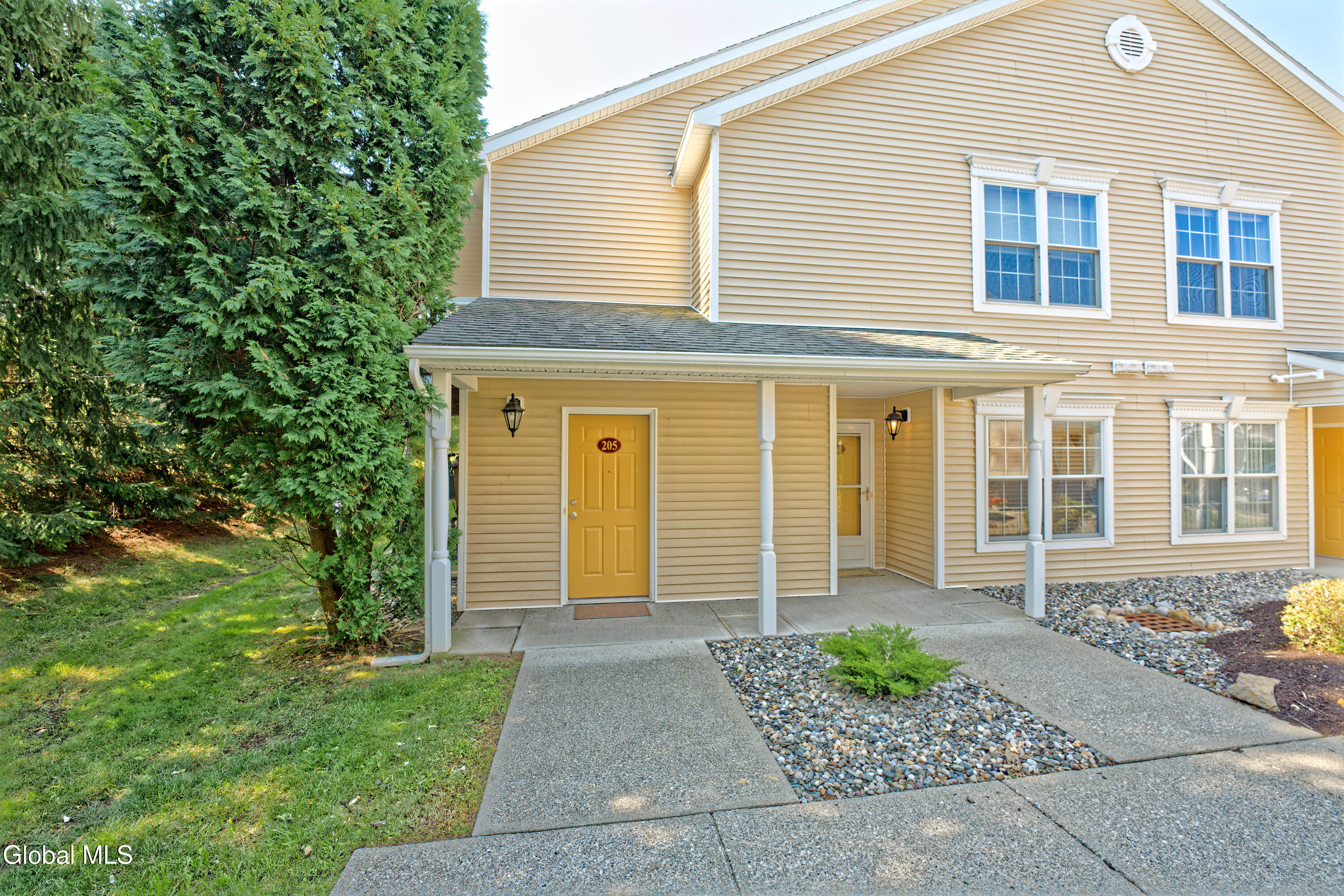 205 Cedar Run Rensselaer, NY 12144 - Photo 1 of 36 0 Front 5