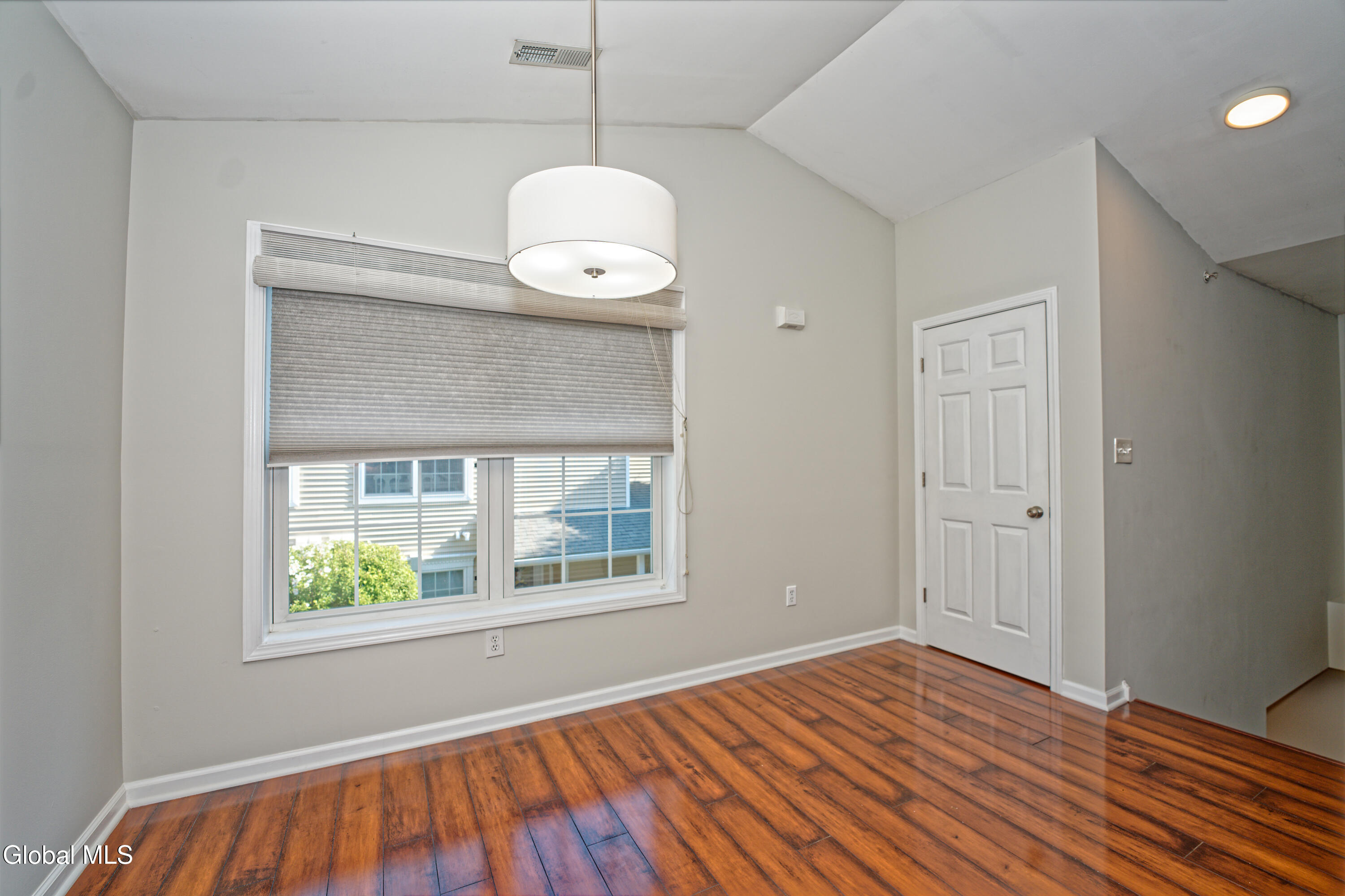 205 Cedar Run Rensselaer, NY 12144 - Photo 12 of 36 2 Diningroom 4