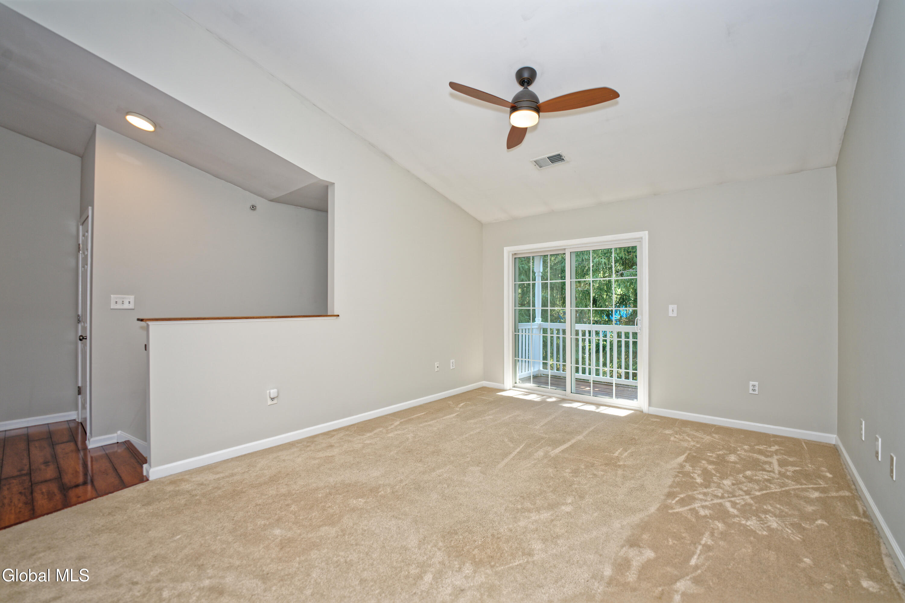 205 Cedar Run Rensselaer, NY 12144 - Photo 14 of 36 4 Livingroom 3