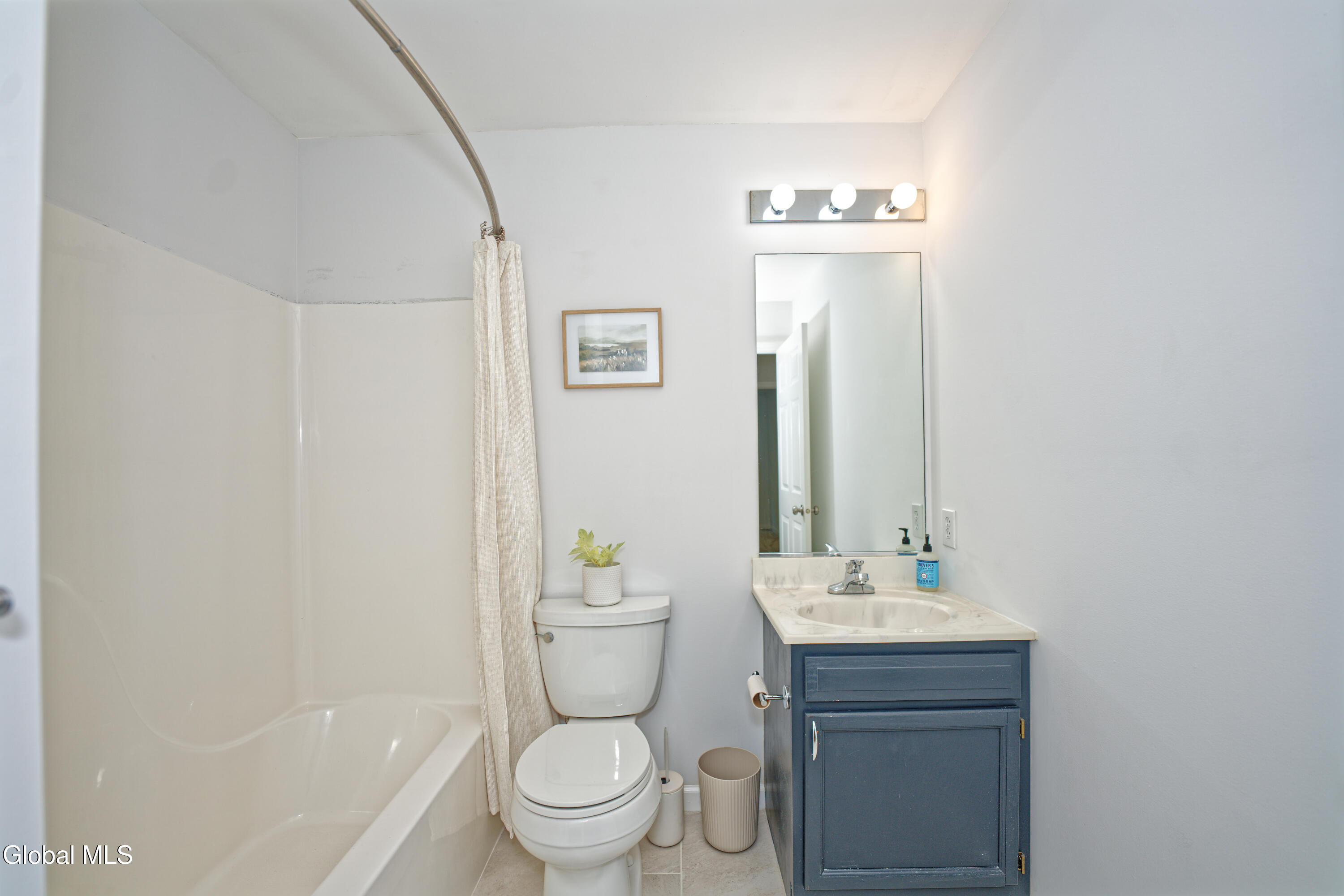 205 Cedar Run Rensselaer, NY 12144 - Photo 18 of 36 Bathroom 1