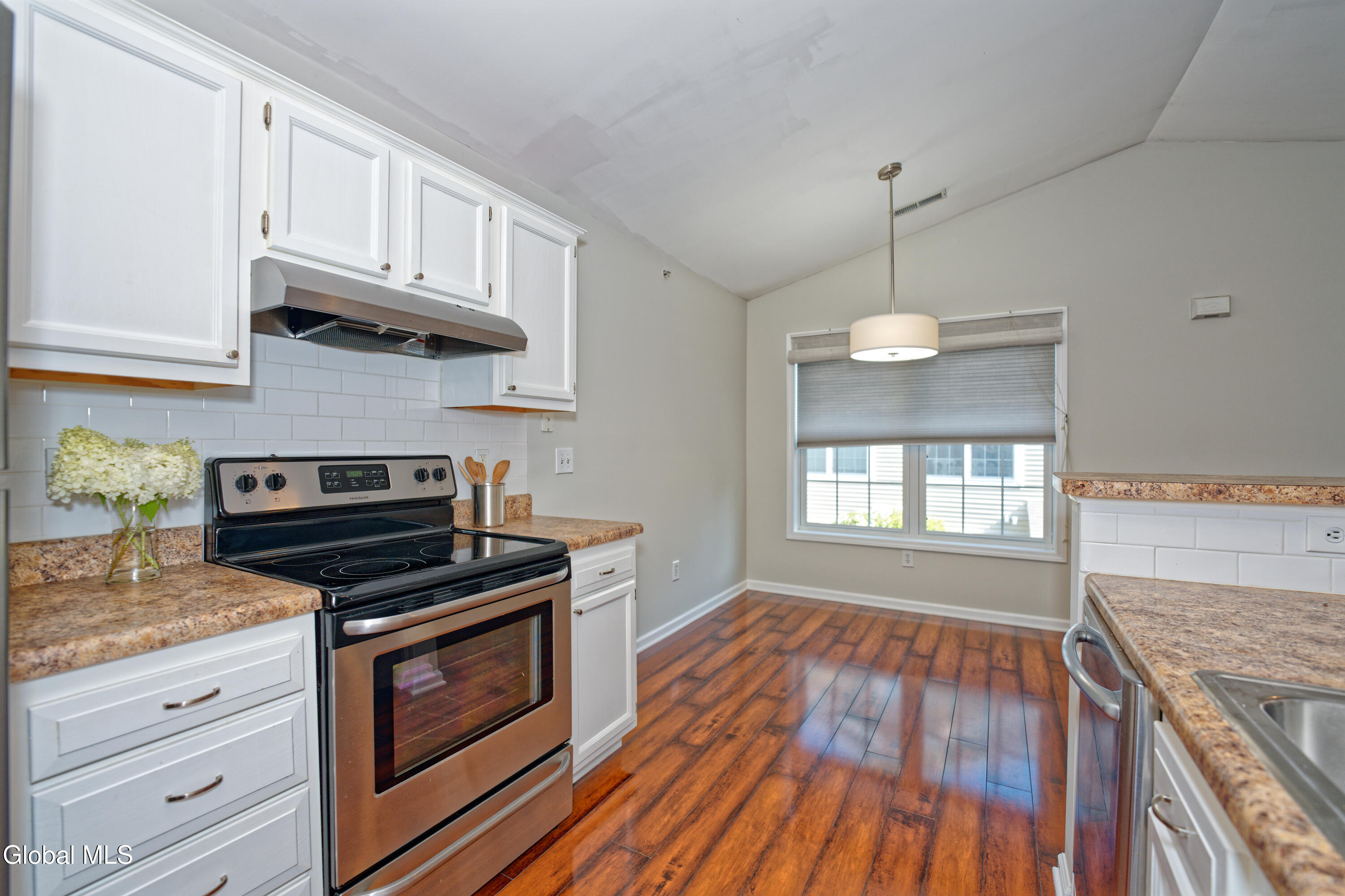 205 Cedar Run Rensselaer, NY 12144 - Photo 5 of 36 3 Kitchen 1