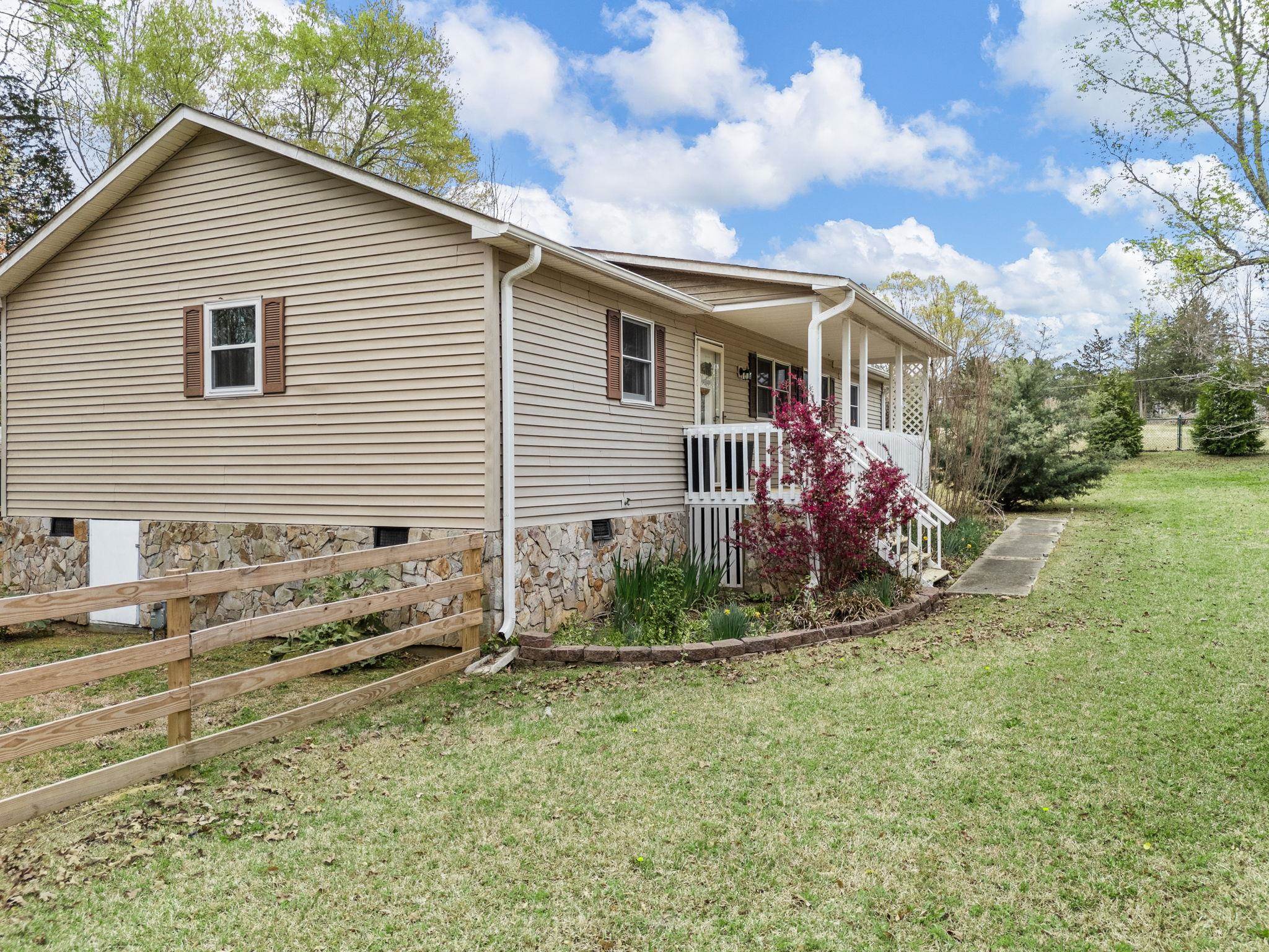 1501 Rocky Ridge Road Enoree, SC 29335 - Photo 3 of 50