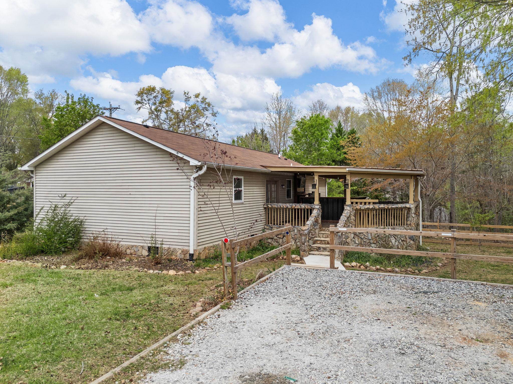 1501 Rocky Ridge Road Enoree, SC 29335 - Photo 34 of 50