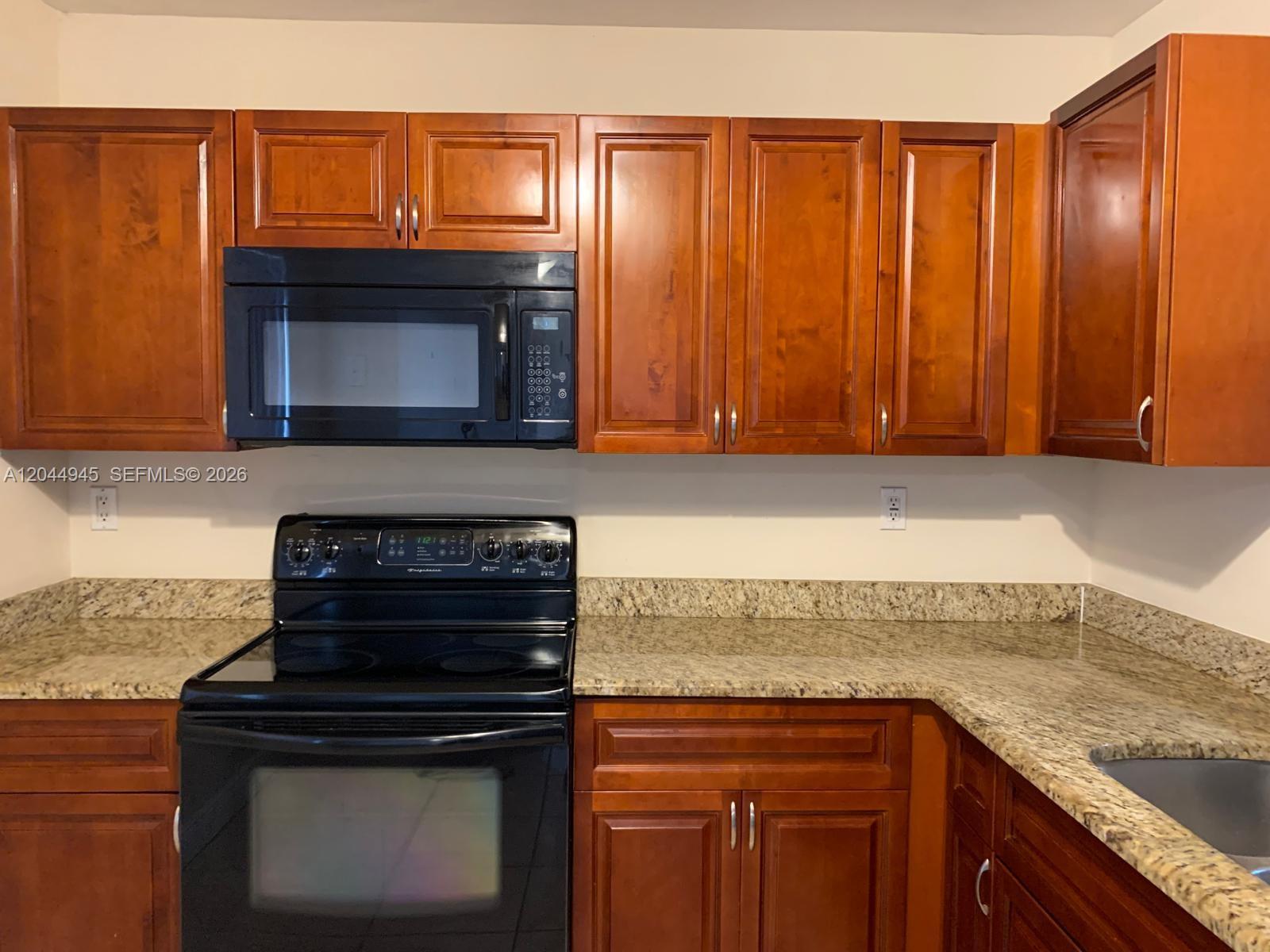 731 North Pine Island Road, Unit 305 Plantation, FL 33324 - Photo 6 of 18