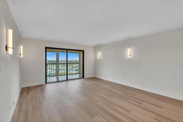$295,000 | 7076 Huntington Lane, Unit 803, Delray Beach, FL 33446