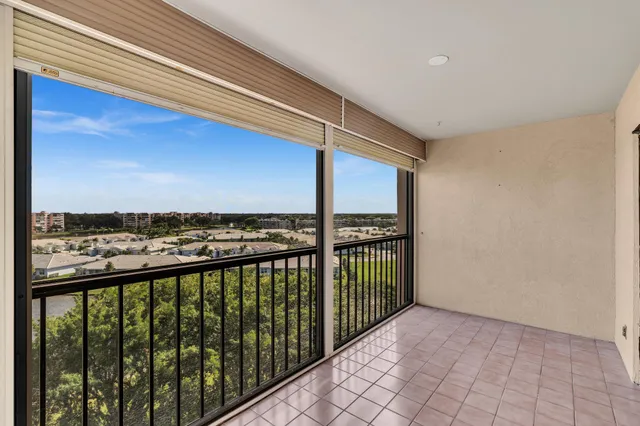 $295,000 | 7076 Huntington Lane, Unit 803, Delray Beach, FL 33446