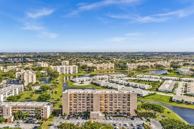 $295,000 | 7076 Huntington Lane, Unit 803, Delray Beach, FL 33446