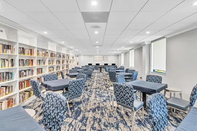 $295,000 | 7076 Huntington Lane, Unit 803, Delray Beach, FL 33446