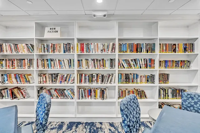 $295,000 | 7076 Huntington Lane, Unit 803, Delray Beach, FL 33446