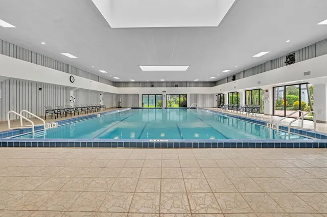 $295,000 | 7076 Huntington Lane, Unit 803, Delray Beach, FL 33446