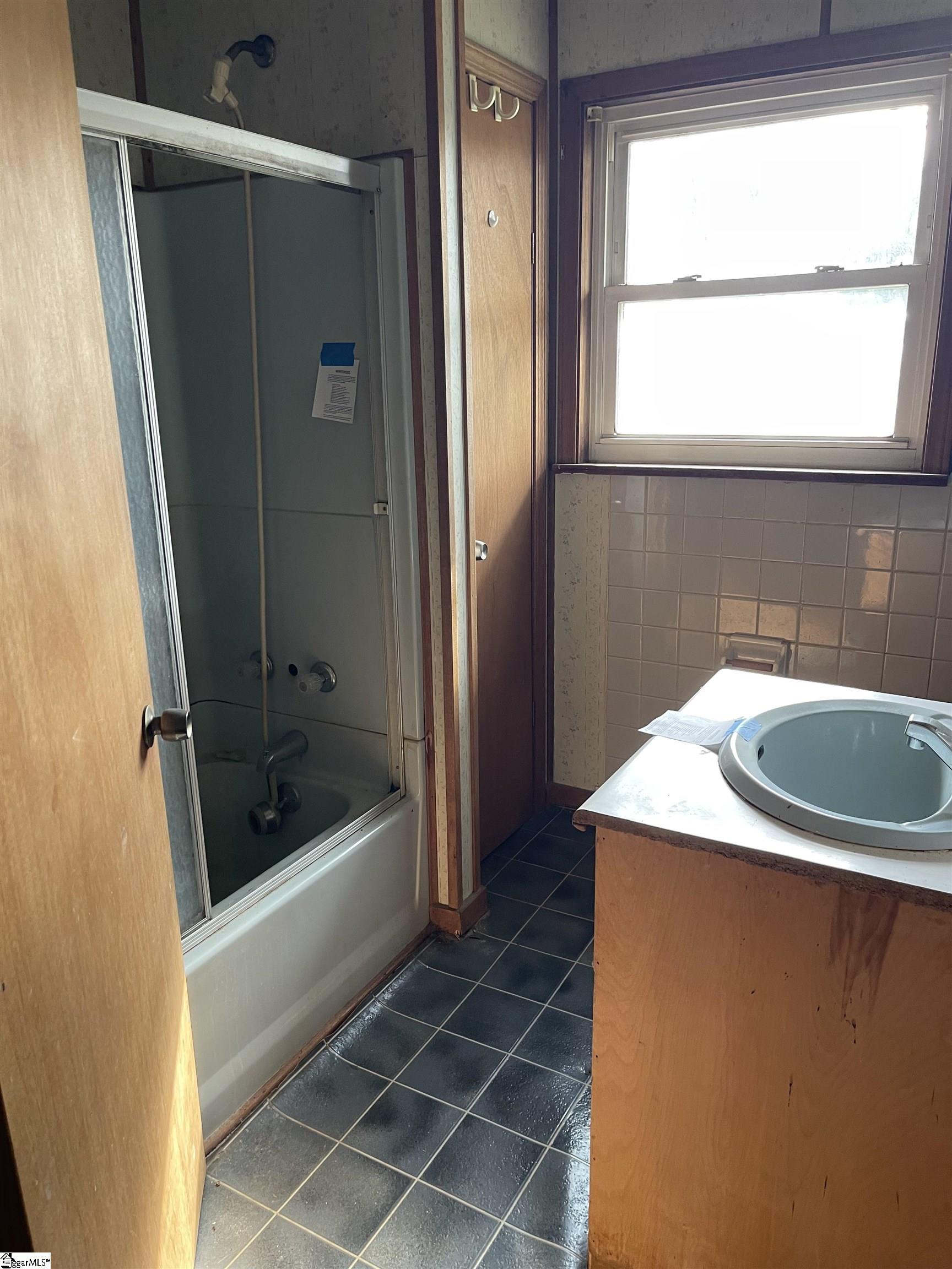 4 Oak Street Ware Shoals, SC 29692 - Photo 11 of 13