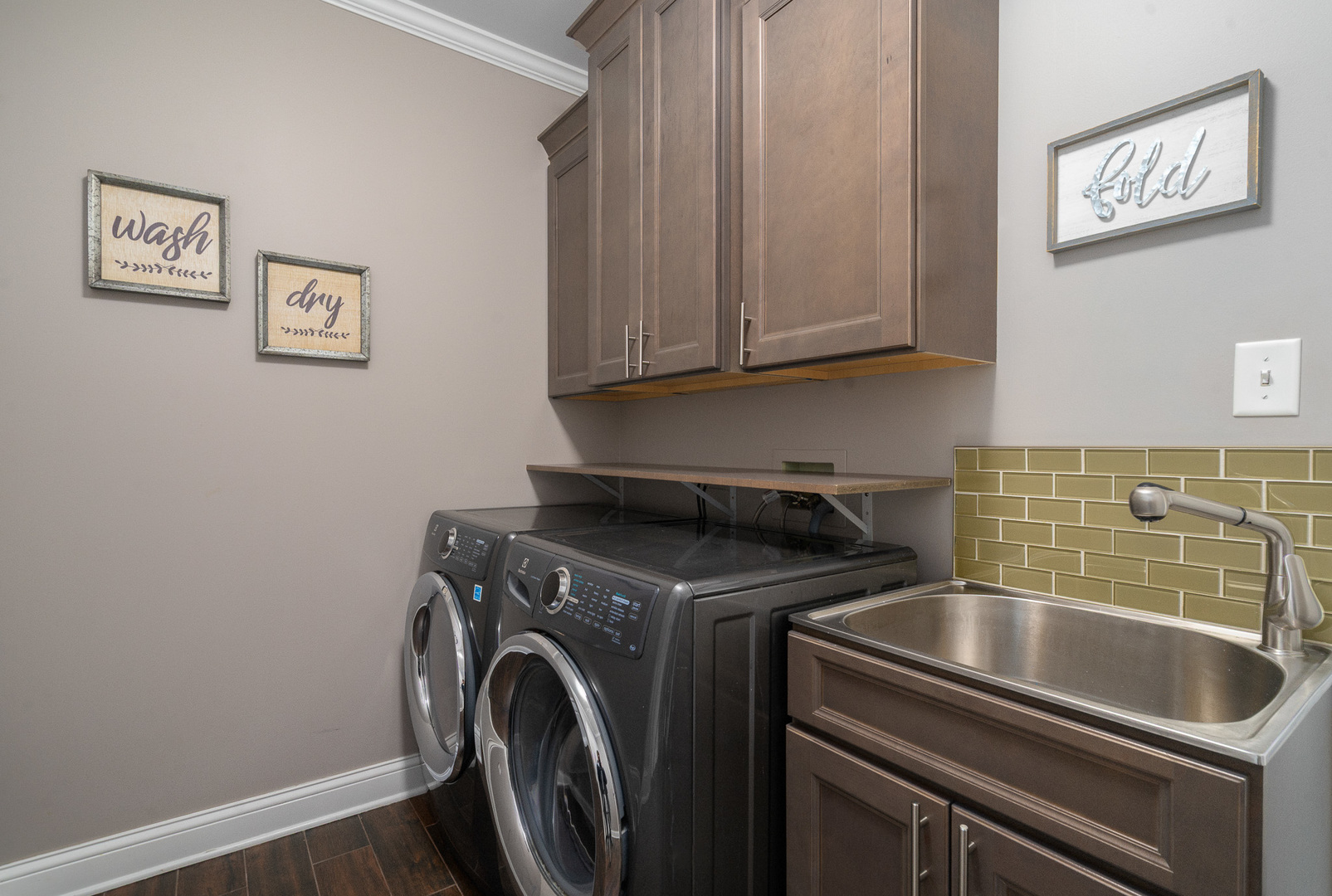 17621 Harper Road Tinley Park, IL 60487 - Photo 21 of 67 a utility room with dryer and washer
