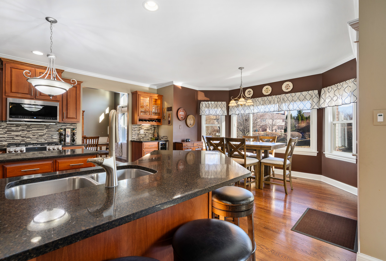 17621 Harper Road Tinley Park, IL 60487 - Photo 10 of 67 a view of a living room and dining room