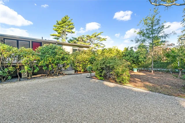 $1,695,000 | 17 Shore Road, Bristol, RI 02809