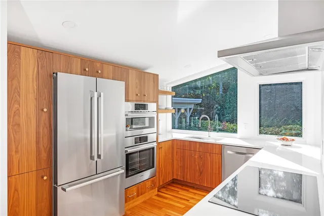 $1,695,000 | 17 Shore Road, Bristol, RI 02809