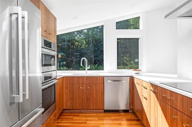 $1,695,000 | 17 Shore Road, Bristol, RI 02809