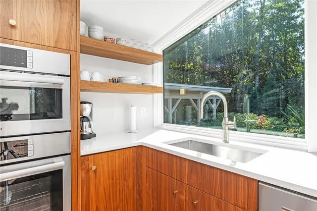 $1,695,000 | 17 Shore Road, Bristol, RI 02809