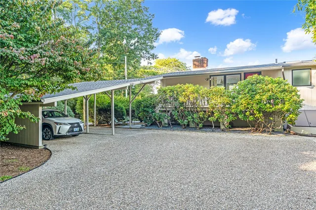 $1,695,000 | 17 Shore Road, Bristol, RI 02809