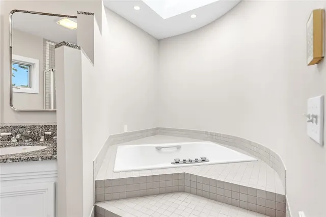 $1,695,000 | 17 Shore Road, Bristol, RI 02809