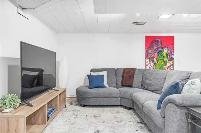 $1,695,000 | 17 Shore Road, Bristol, RI 02809