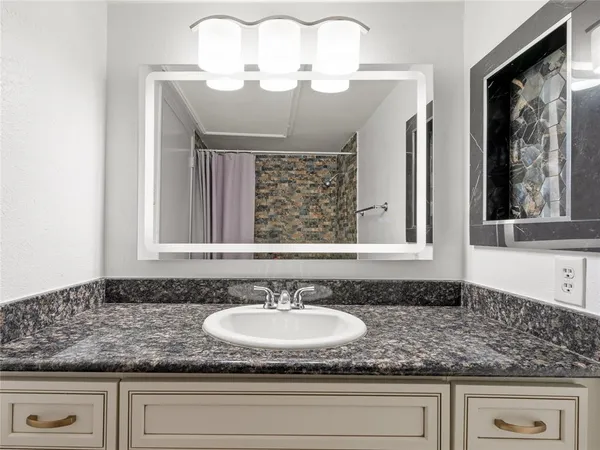 $1,850 | 6036 Birchbrook Drive, Unit 226, Dallas, TX 75206