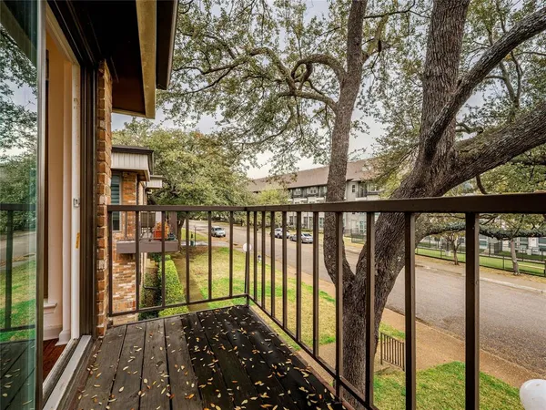 $1,850 | 6036 Birchbrook Drive, Unit 226, Dallas, TX 75206