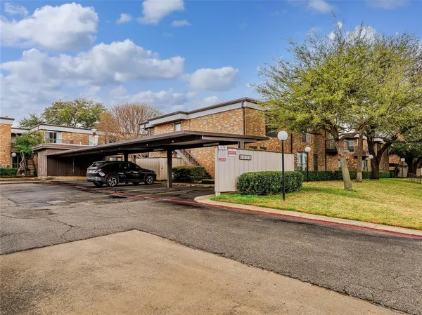 $1,850 | 6036 Birchbrook Drive, Unit 226, Dallas, TX 75206