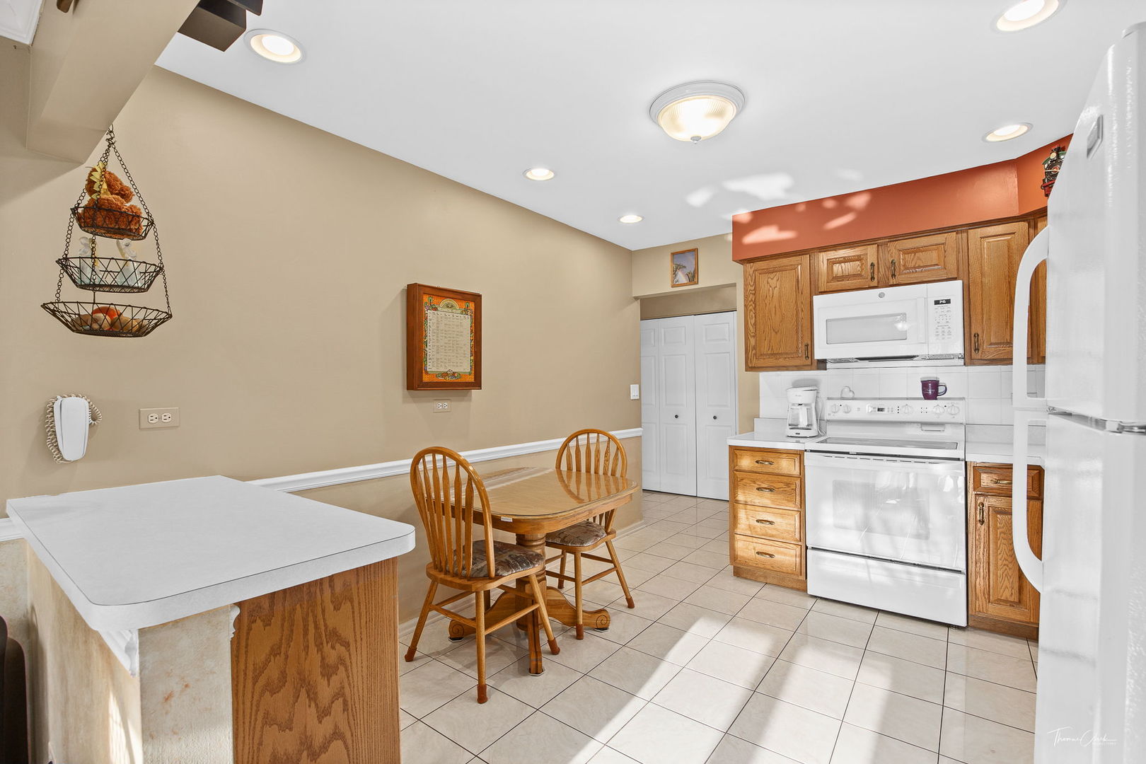 453 Raintree Drive, Unit 4F Glen Ellyn, IL 60137 - Photo 12 of 37 Gallery Image 12