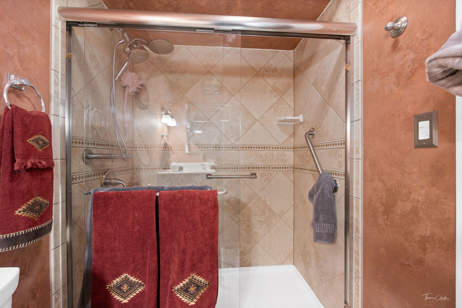 453 Raintree Drive, Unit 4F Glen Ellyn, IL 60137 - Photo 21 of 37 Gallery Image 21