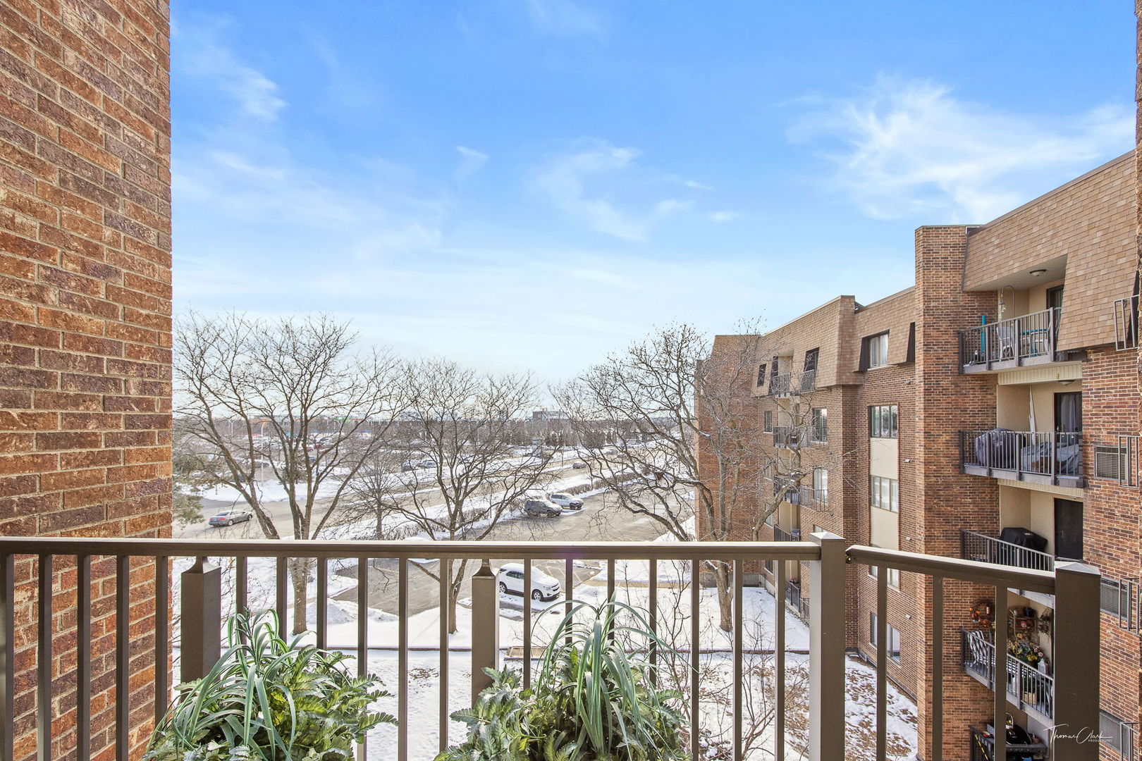 453 Raintree Drive, Unit 4F Glen Ellyn, IL 60137 - Photo 23 of 37 Gallery Image 23