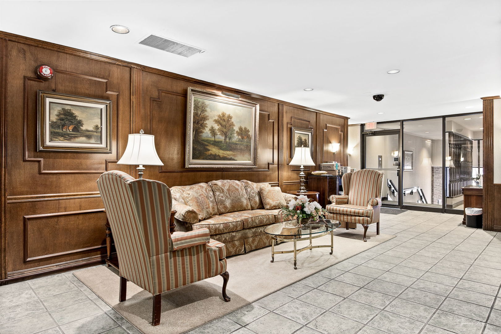453 Raintree Drive, Unit 4F Glen Ellyn, IL 60137 - Photo 30 of 37 Gallery Image 30