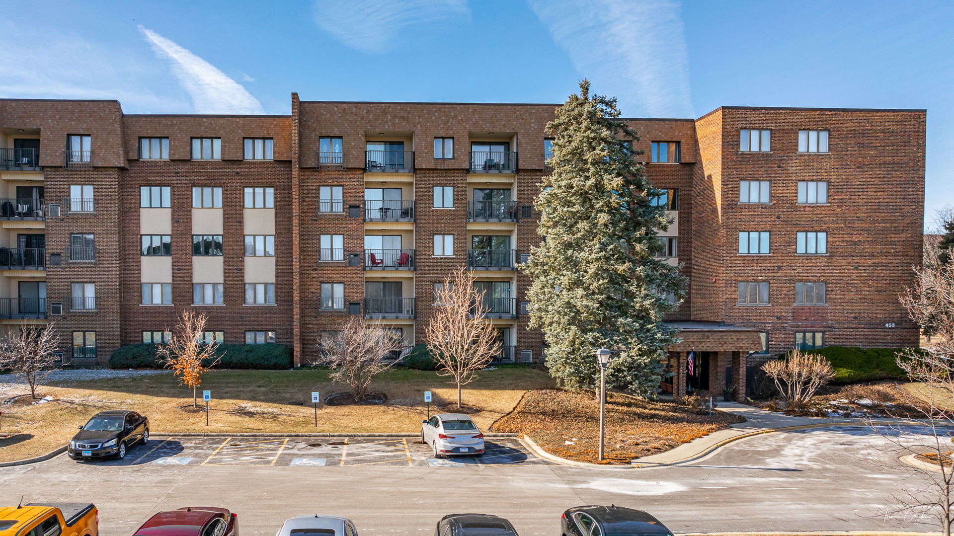 453 Raintree Drive, Unit 4F Glen Ellyn, IL 60137 - Photo 3 of 37 Gallery Image 3