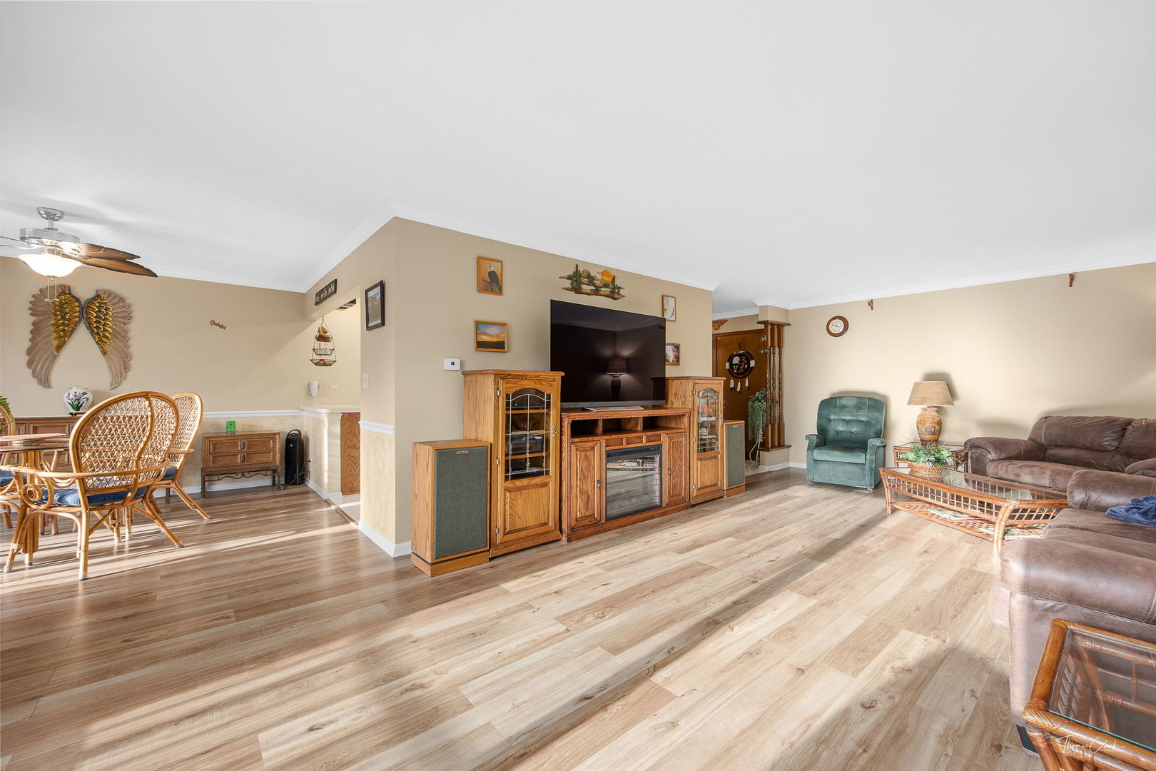 453 Raintree Drive, Unit 4F Glen Ellyn, IL 60137 - Photo 5 of 37 Gallery Image 5