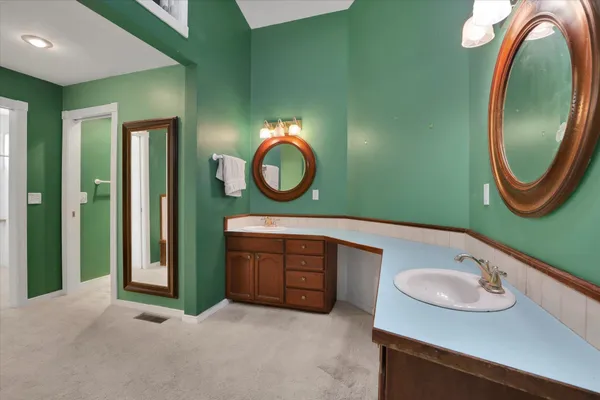 $1,149,900 | 11224 North Honeymoon Bay Road, Newman Lake, WA 99025