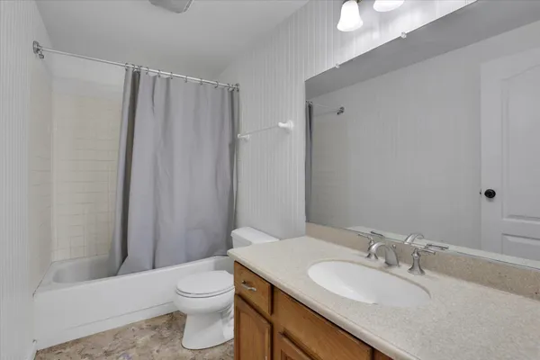 $1,149,900 | 11224 North Honeymoon Bay Road, Newman Lake, WA 99025