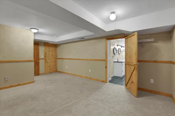 $1,149,900 | 11224 North Honeymoon Bay Road, Newman Lake, WA 99025