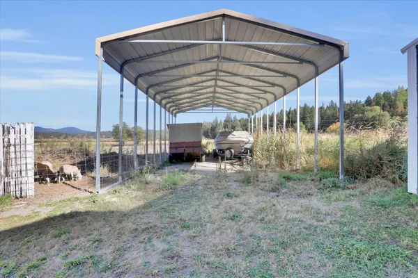 $1,149,900 | 11224 North Honeymoon Bay Road, Newman Lake, WA 99025