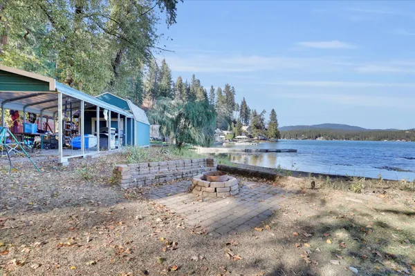 $1,149,900 | 11224 North Honeymoon Bay Road, Newman Lake, WA 99025