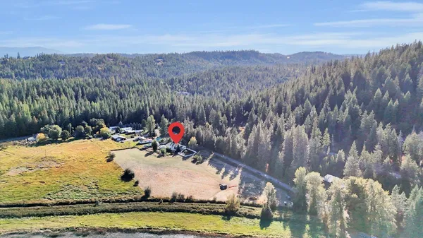 $1,149,900 | 11224 North Honeymoon Bay Road, Newman Lake, WA 99025