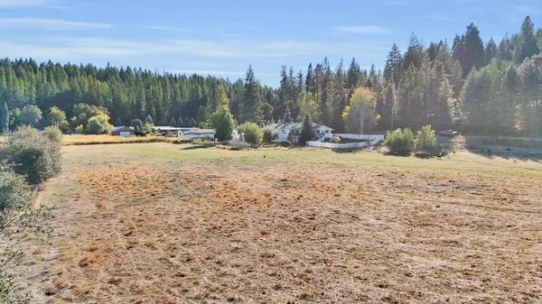 $1,149,900 | 11224 North Honeymoon Bay Road, Newman Lake, WA 99025