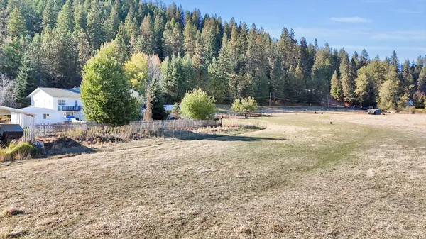 $1,149,900 | 11224 North Honeymoon Bay Road, Newman Lake, WA 99025