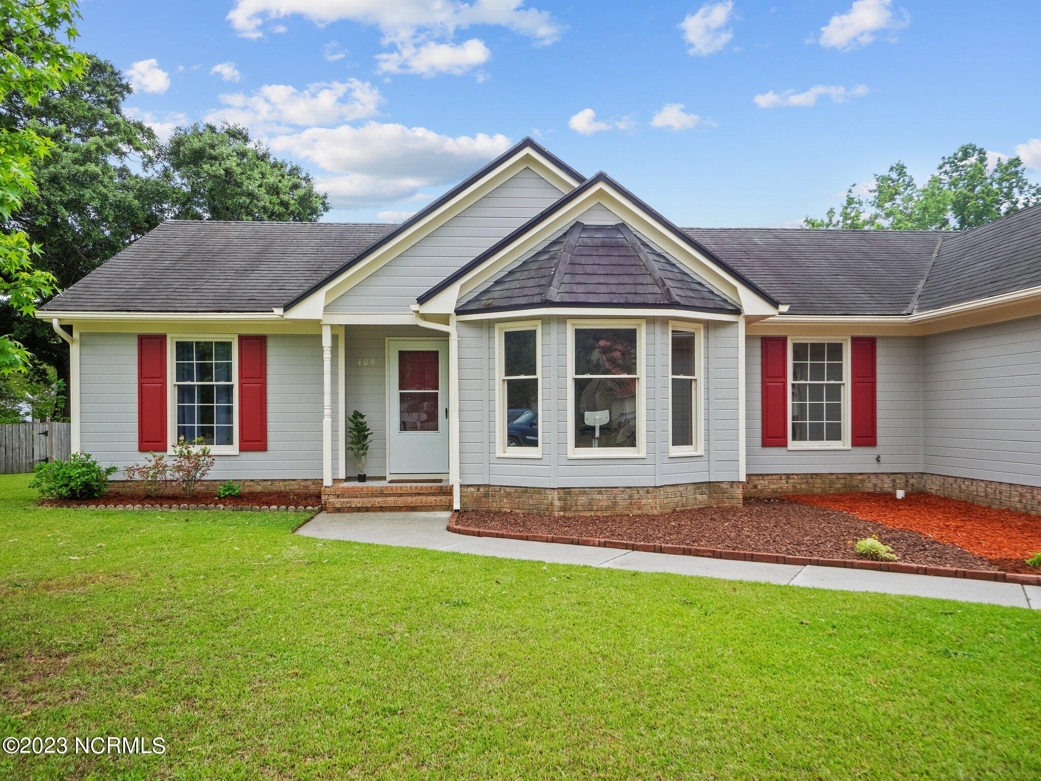 409 Raintree Road Jacksonville, NC 28540 - Photo 2 of 43 3-web-or-mls-03