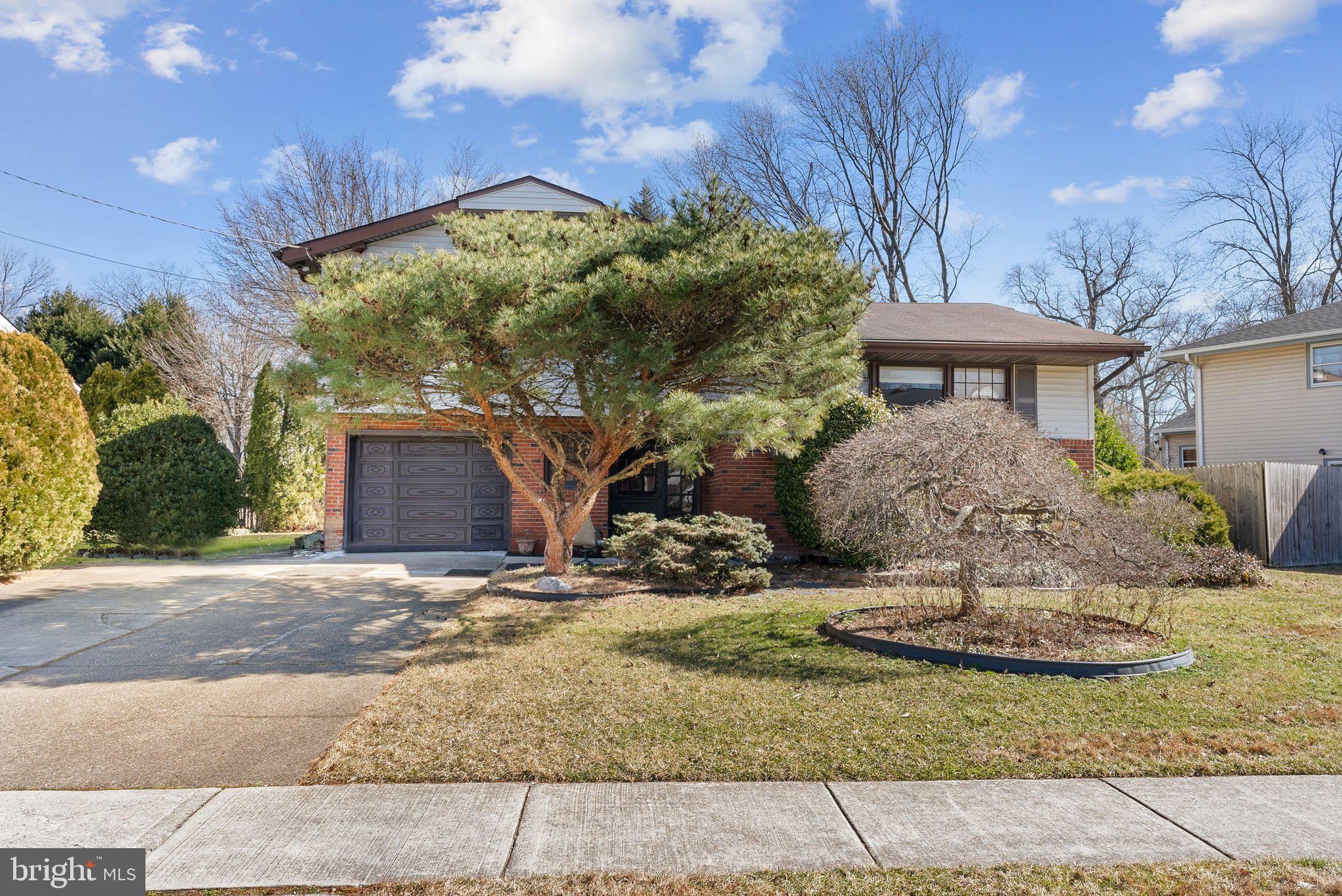 422 Howard Road Cherry Hill, NJ 08034 - Photo 2 of 26