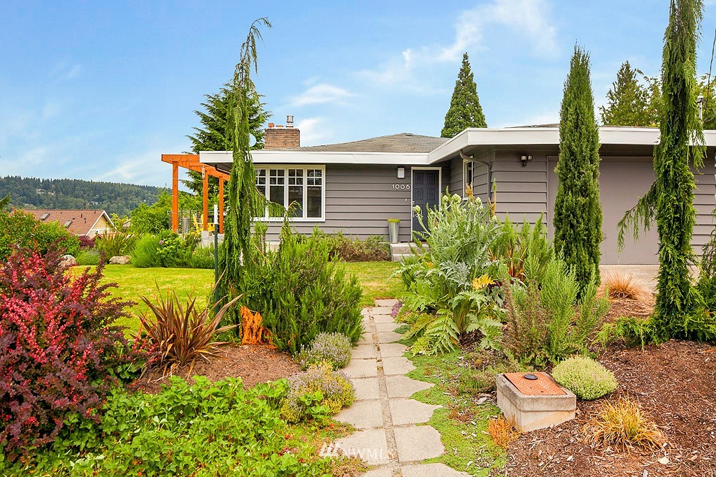 1006 North 34th Street Renton, WA 98056 - Photo 1 of 22