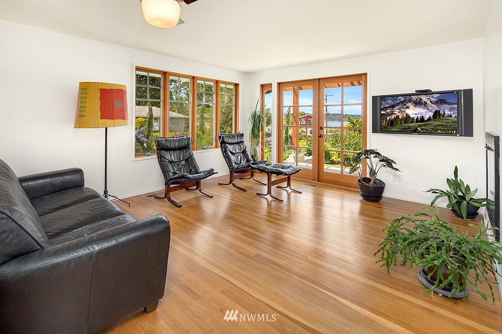 1006 North 34th Street Renton, WA 98056 - Photo 5 of 22