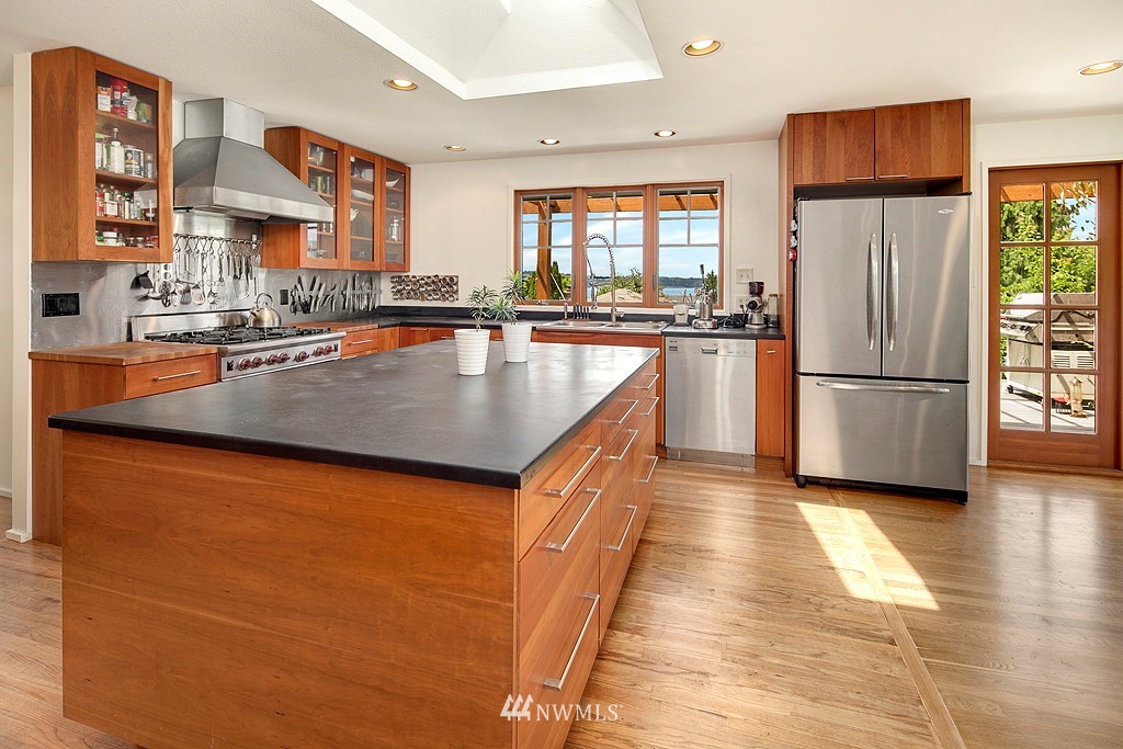 1006 North 34th Street Renton, WA 98056 - Photo 7 of 22