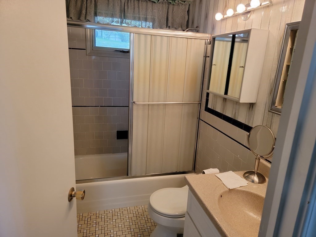 1 Senator Road Woburn, MA 01801 - Photo 11 of 16
