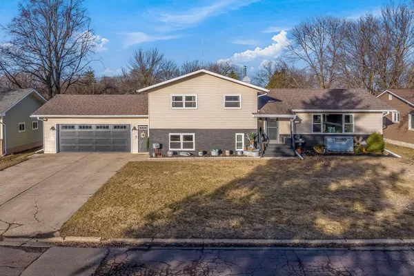 $315,000 | 311 North Manyaska Street, Sherburn, MN 56171